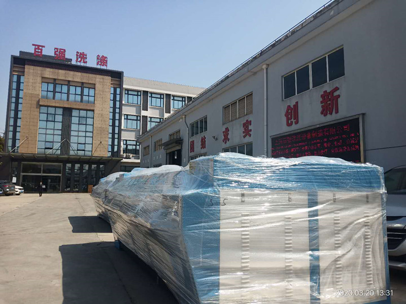 百強洗滌設(shè)備-洗脫機，烘干機，燙平機發(fā)貨四川